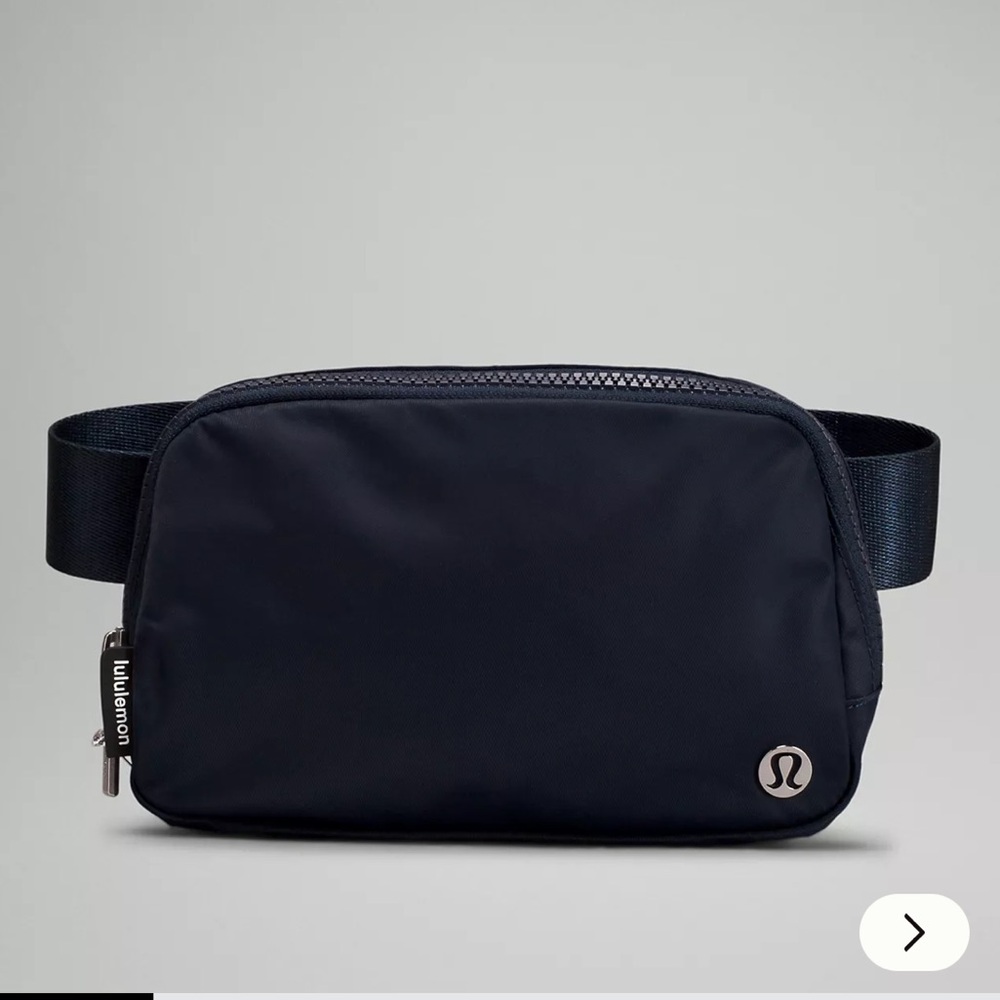 Lululemon Classic 🖤 Everywhere Belt Bag NWOT